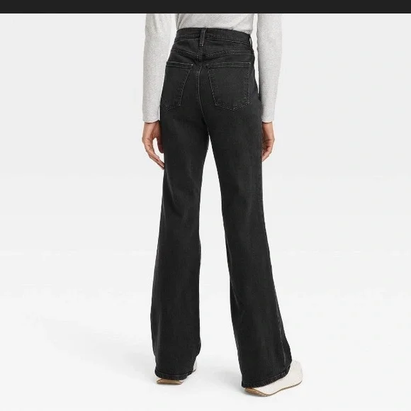 NWT Universal Thread High Rise Flare Jeans size 8 - Picture 2 of 8